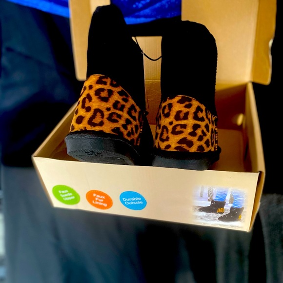 Lily & Dan Other - Lily & Dan Brand Name Kids Boots, Christmas Season Is Here. Last one!